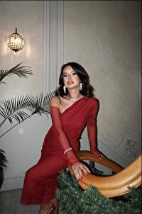 Kadın Sınırlı Sayıda Bordo Tek Omuz Tül Drapeli Tasarım Yılbaşı Elbise