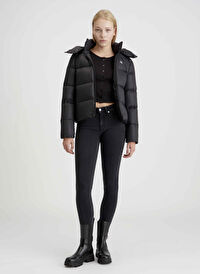 Calvin Klein Jeans Siyah Kadın Dik Yaka Standart Fit Puffer Mont MW DOWN SHORT PUFFER