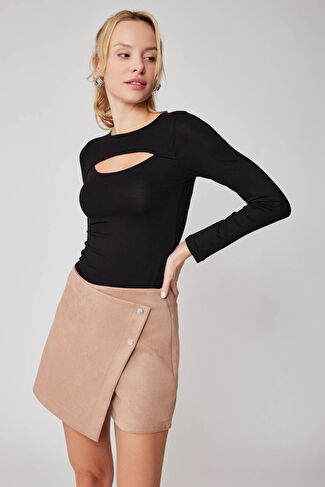 Keksa erkaklar ichkariga kiradi