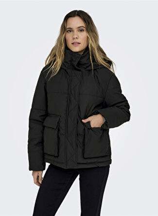 Kapüşonlu Siyah Kadın Mont ONLSALLY RAIN SHORT PUFFER OTW
