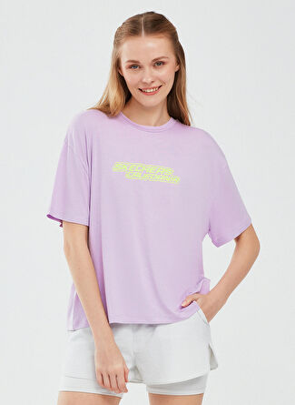 Skechers S241102-505 Graphic T-Shirt W Lila Kadın Bisiklet Yaka Regular Fit T-Shirt