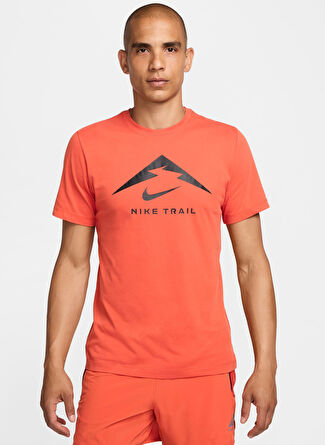 Мужская футболка Nike Turuncu Regular Fit Baskili FQ3914-846 M NK DF TEE TRAIL LOGO для бега