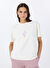 Skechers S2510311-102 W Graphic Tee Loose Fi Beyaz Loose Fit Kadın T-Shirt
