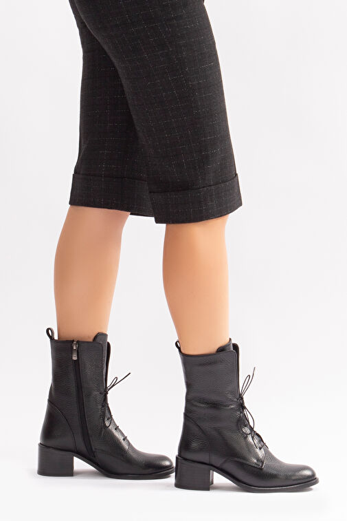 Mandy Gerçek Deri Kadın Bot Siyah Fermuarlı Bağcıklı - Görsel 4