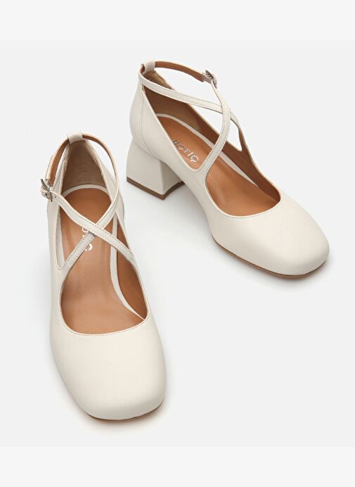 Kadın Deri Ekru Kalın Topuklu Ayakkabı 01AYH285100A400 - Görsel 4