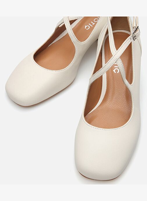 Kadın Deri Ekru Kalın Topuklu Ayakkabı 01AYH285100A400 - Görsel 5