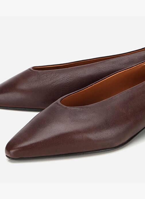 Kadın Deri Acı Kahverengi Sivri Burunlu Babet 01AYH312460A480 - Görsel 4