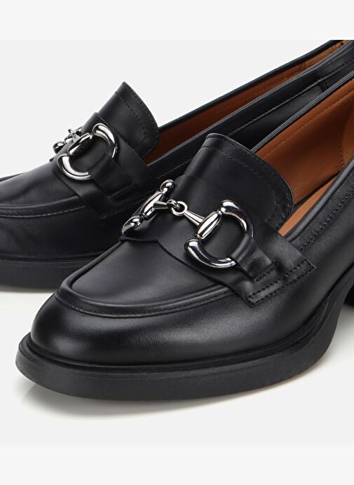 Kadın Deri Siyah Tokalı Yüksek Topuklu Klasik Loafer 01AYH312800A100 - Görsel 4