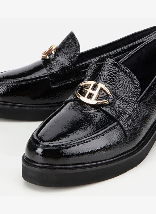 Kadın Rugan Deri Siyah Tokalı Klasik Loafer 01AYH312860A100 - Görsel 4