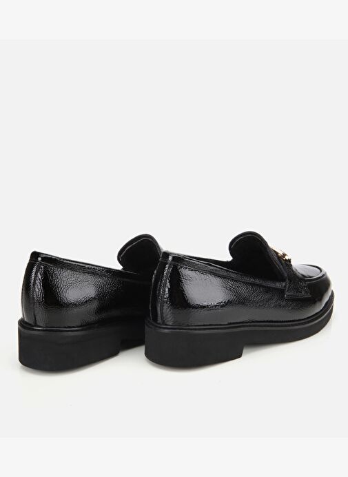 Kadın Rugan Deri Siyah Tokalı Klasik Loafer 01AYH312860A100 - Görsel 5