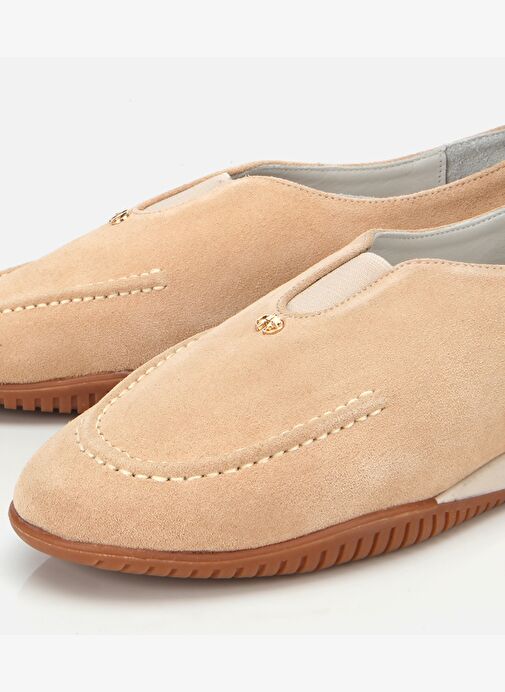 Kadın Süet Deri Bej Lastik Detaylı Günlük Loafer 01AYH313590A310 - Görsel 4