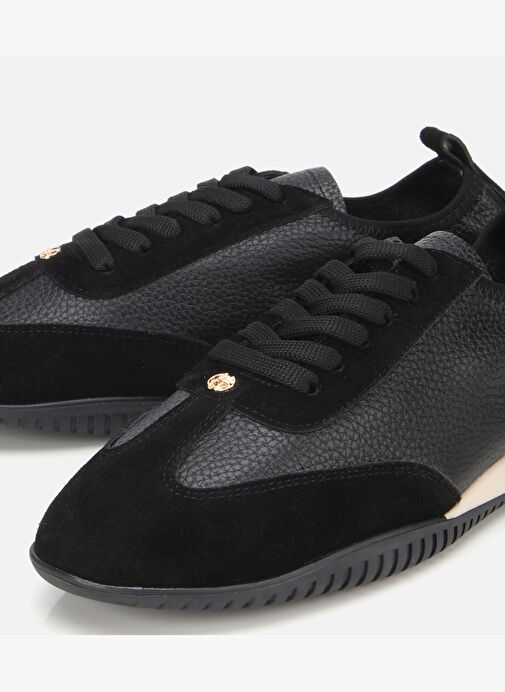 Kadın Deri Siyah Esnek Tabanlı Spor Ayakkabı 01AYH313650A100 - Görsel 4