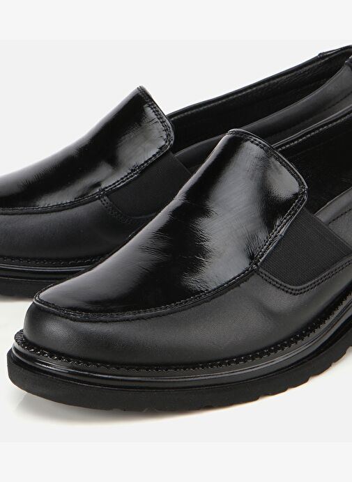 Kadın Deri Siyah Lastik Detaylı Dolgu Topuklu Günlük Loafer 01AYH314450A100 - Görsel 4