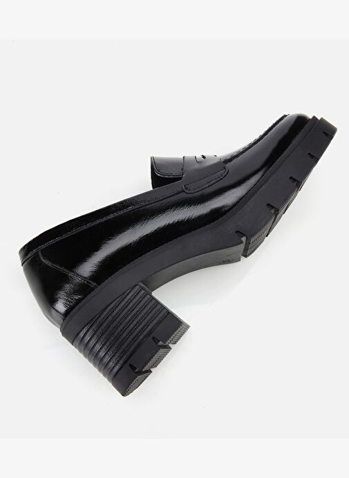 Kadın Rugan Deri Siyah Topuklu Klasik Loafer 01AYH314470A100 - Görsel 7