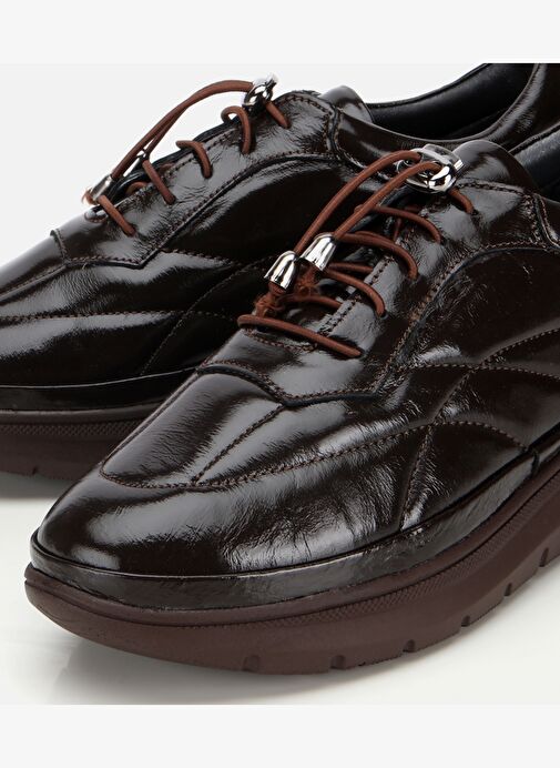 Kadın Rugan Deri Siyah Dolgu Topuklu Spor Ayakkabı 01AYH314490A480 - Görsel 4