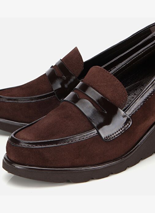 Kadın Süet Deri Kahverengi Rahat Dolgu Topuklu Günlük Loafer 01AYH315580A480 - Görsel 4