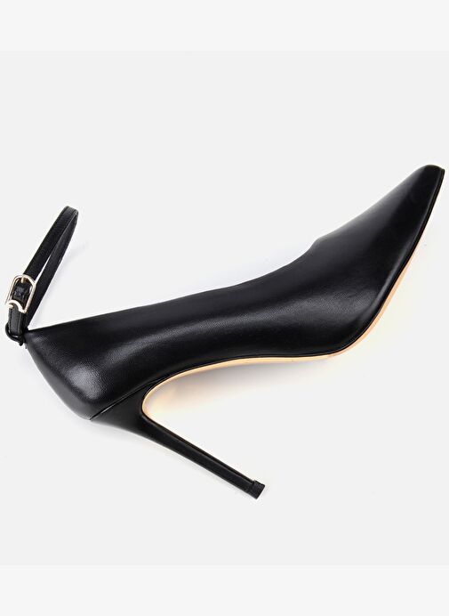 Kadın Deri Siyah Bilekten Bağlamalı Gold Detaylı Yüksek Topuklu Stiletto 01AYH316600A100 - Görsel 7