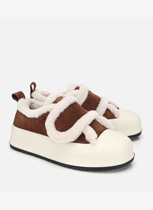 Kadın Süet Deri Taba Kürklü Kalın Bantlı Spor Ayakkabı 01AYH316800A370 - Görsel 3