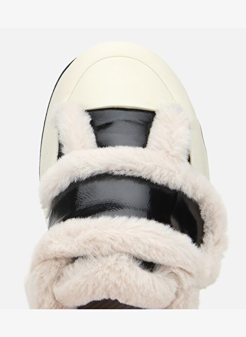 Kadın Rugan Deri Siyah İçi Kürklü Kalın Bantlı Spor Ayakkabı 01AYH316970A100 - Görsel 6