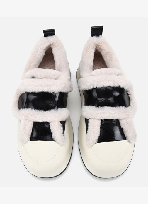 Kadın Rugan Deri Siyah İçi Kürklü Kalın Bantlı Spor Ayakkabı 01AYH316970A100 - Görsel 7