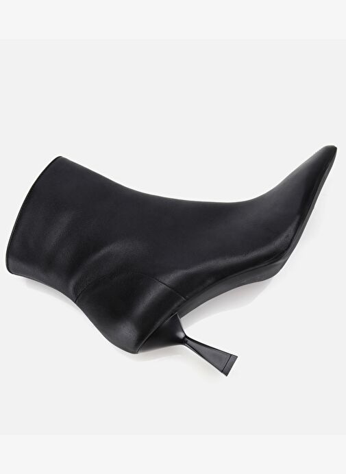 Kadın Deri Siyah Sivri Burunlu Bilekte Topuklu Bot 01BOH312640A100 - Görsel 7