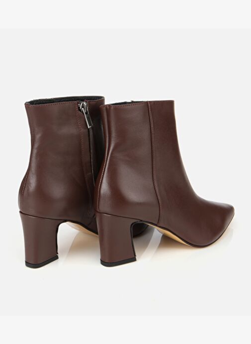 Kadın Deri Kahverengi Sivri Burunlu Bilekte Topuklu Bot 01BOH312690A480 - Görsel 5