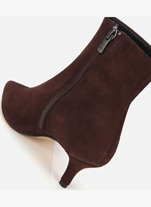 Kadın Süet Deri Kahverengi Sivri Burunlu Bilekte Topuklu Bot 01BOH312720A480 - Görsel 7