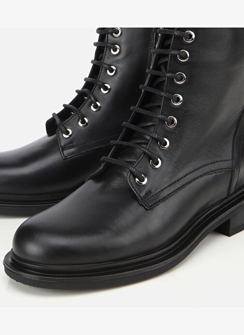 Kadın Deri Siyah Fermuarlı Postal Düz Bot 01BOH313040A100 - Görsel 4