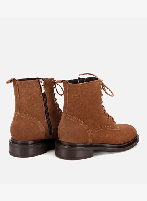 Kadın Süet Deri Taba Bağcık Detaylı Fermuarlı Düz Bot 01BOH313050A340 - Görsel 5