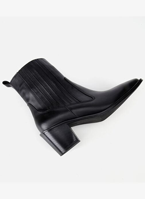 Kadın Deri Siyah Lastik Detaylı Fermuarlı Kovboy Düz Bot 01BOH313120A100 - Görsel 7