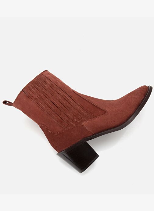 Kadın Süet Deri Taba Sivri Burunlu Lastik Detaylı Topuklu Bot 01BOH313130A440 - Görsel 7