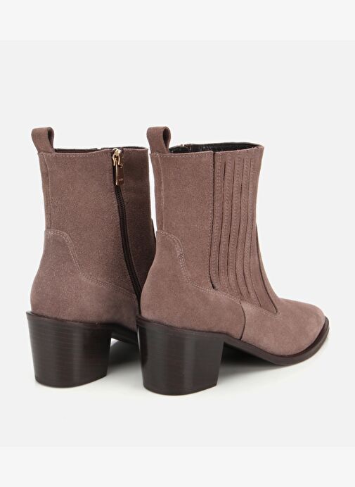 Kadın Süet Deri Vizon Sivri Burunlu Lastik Detaylı Topuklu Bot 01BOH313130A450 - Görsel 5