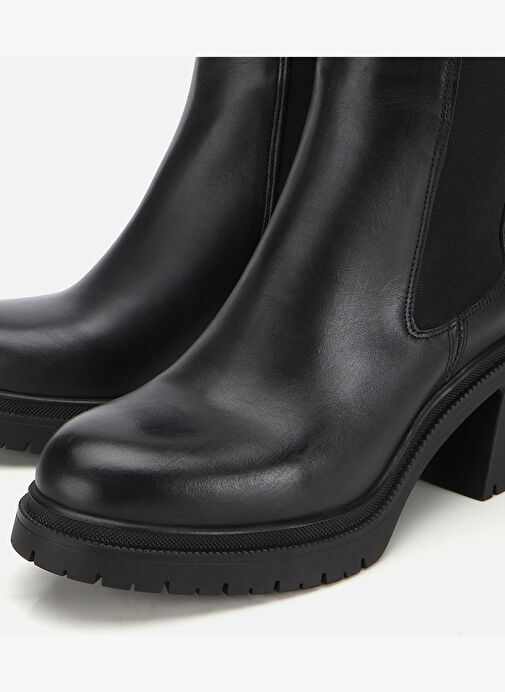 Kadın Deri Siyah Lastik Detaylı Kalın Topuklu Bot 01BOH313160A100 - Görsel 4