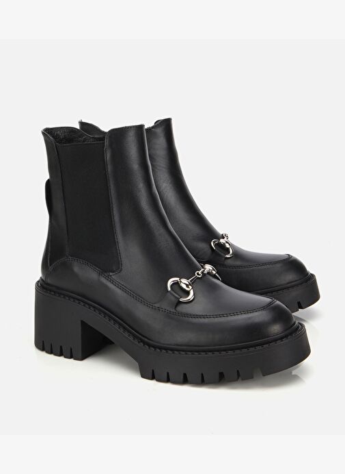 Kadın Deri Siyah Tokalı Lastik Detaylı Kalın Tabanlı Topuklu Bot 01BOH313190A100 - Görsel 3