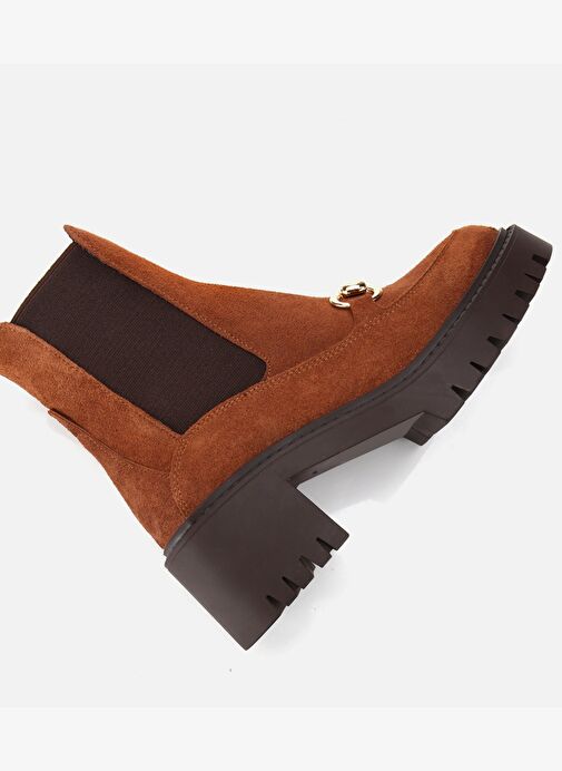 Kadın Süet Deri Taba Tokalı Lastik Detaylı Kalın Tabanlı Topuklu Bot 01BOH313200A370 - Görsel 7