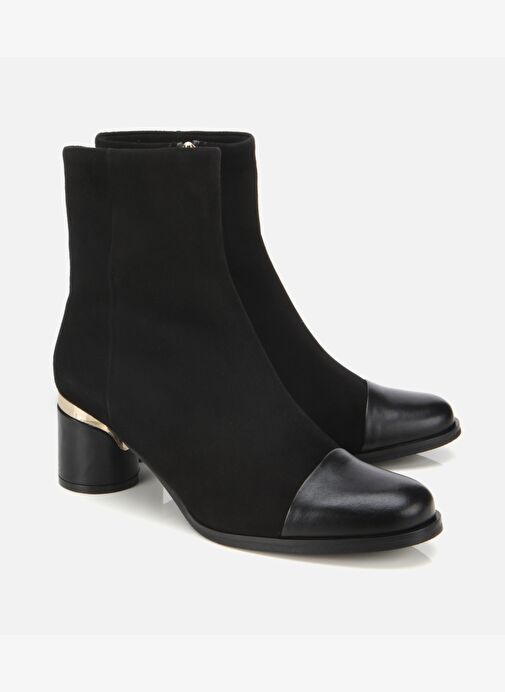 Kadın Süet Deri Siyah Gold Detaylı Bilekte Topuklu Bot 01BOH313300A100 - Görsel 3