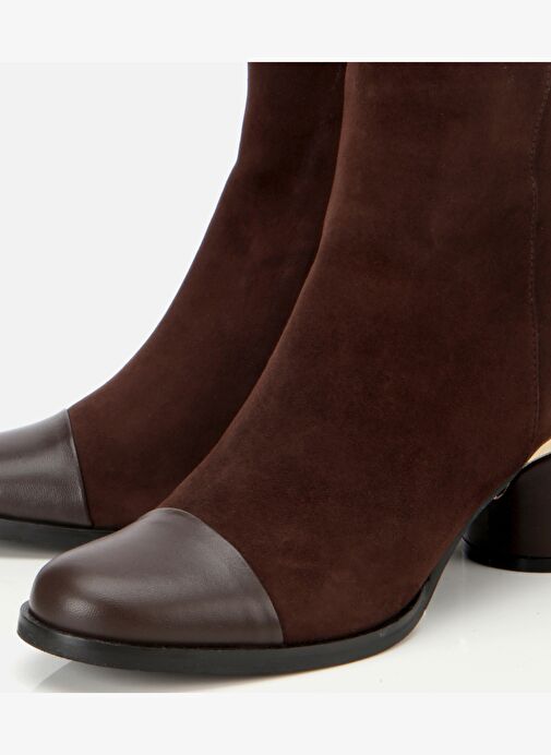 Kadın Süet Deri Kahverengi Gold Detaylı Bilekte Topuklu Bot 01BOH313300A480 - Görsel 4