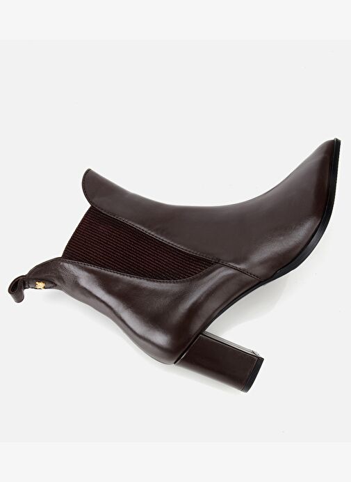 Kadın Deri Kahverengi Sivri Burunlu Streç Detaylı Bilekte Topuklu Bot 01BOH313310A480 - Görsel 7