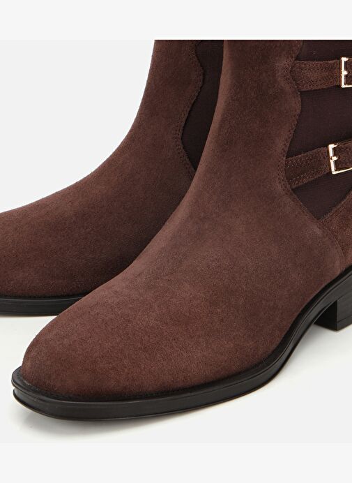 Kadın Süet Deri Kahverengi Lastik Detaylı Kemerli Bilekte Düz Bot 01BOH313400A480 - Görsel 4