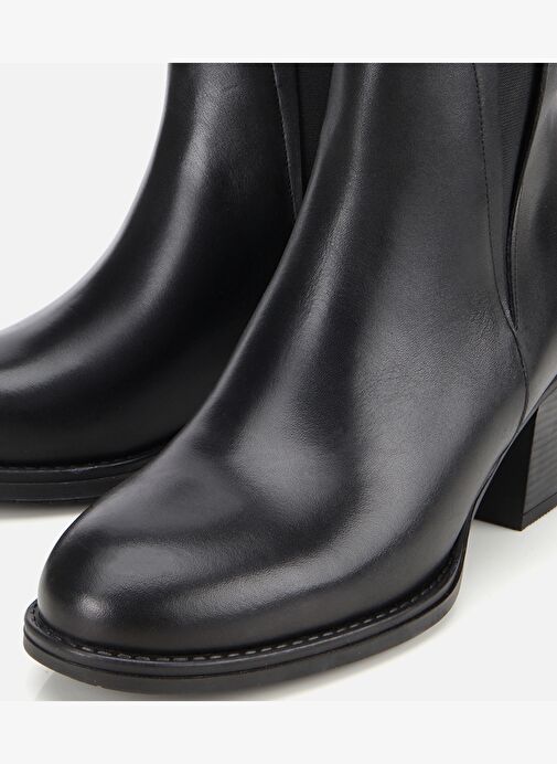 Kadın Deri Siyah Lastik Detaylı Bilekte Topuklu Bot 01BOH314560A100 - Görsel 4