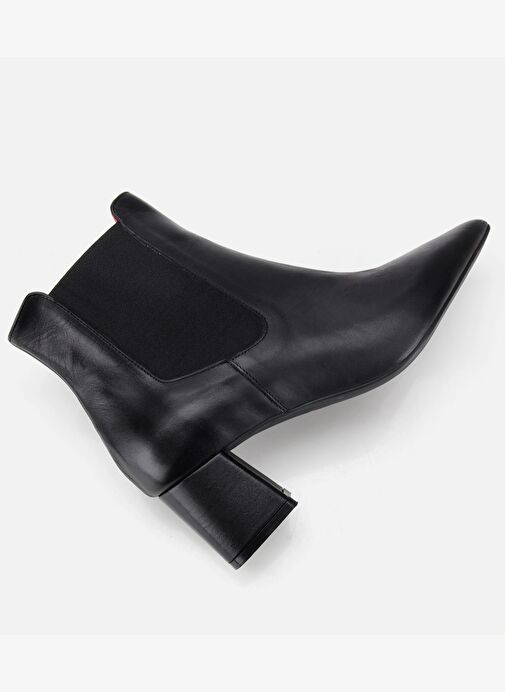 Kadın Deri Siyah Yumuşak Dokulu Lastik Detaylı Topuklu Bot 01BOH315510A100 - Görsel 7