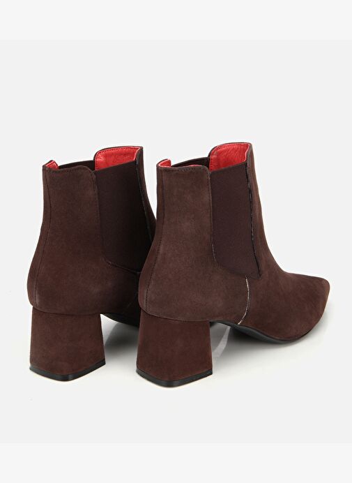 Kadın Süet Deri Kahverengi Lastik Detaylı Siviri Burunlu Topuklu Bot 01BOH315520A480 - Görsel 5