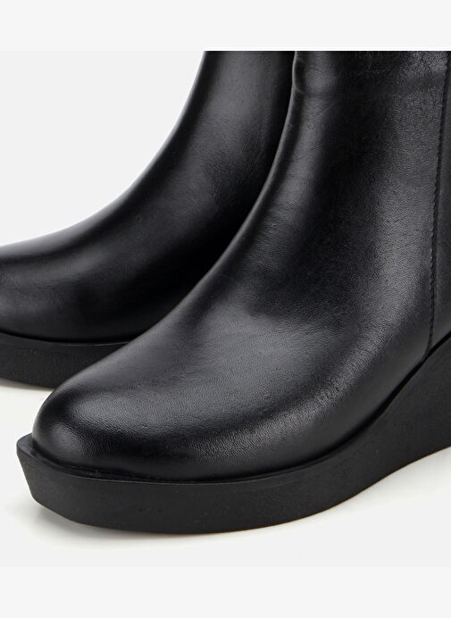 Kadın Deri Siyah Hafif Dolgu Bilekte Topuklu Bot 01BOH315790A100 - Görsel 4
