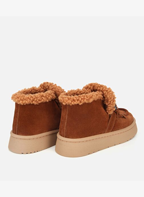 Kadın Süet Deri Taba İçi Kürklü Saçaklı Püskül Detaylı Düz Bot 01BOH316870A370 - Görsel 6