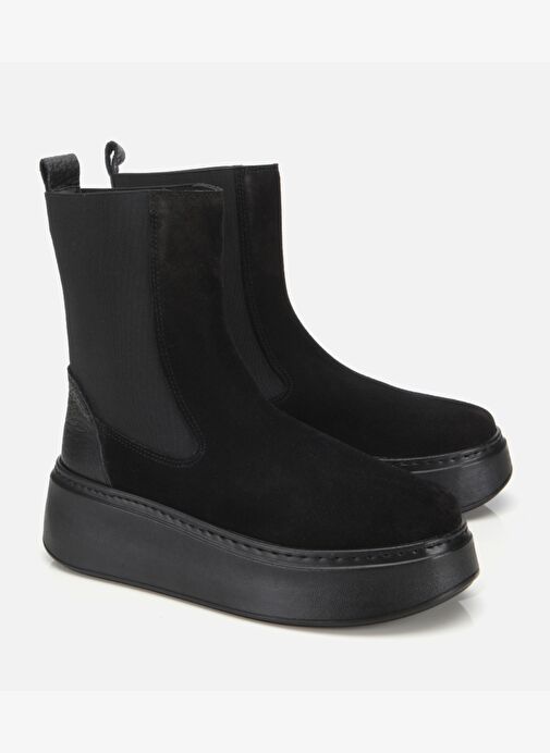 Kadın Süet Deri Siyah Lastik Detaylı Kalın Tabanlı Düz Bot 01BOH317830A100 - Görsel 3