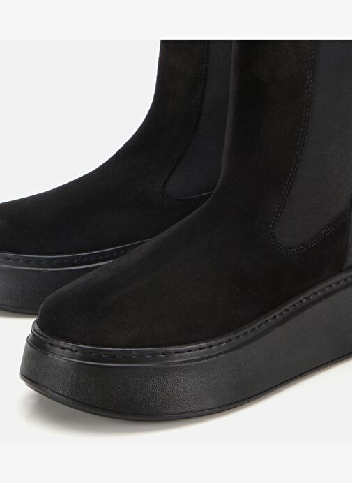 Kadın Süet Deri Siyah Lastik Detaylı Kalın Tabanlı Düz Bot 01BOH317830A100 - Görsel 4