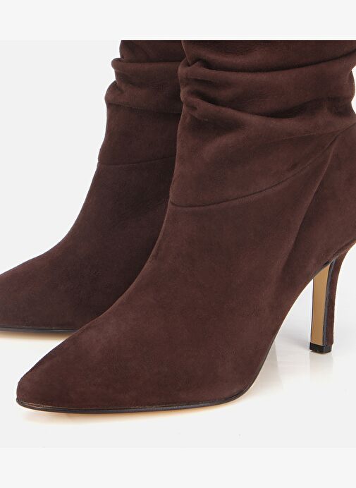 Kadın Süet Deri Kahverengi Büzgülü Sivri Burunlu İnce Topuklu Bot 01BOH317940A480 - Görsel 4