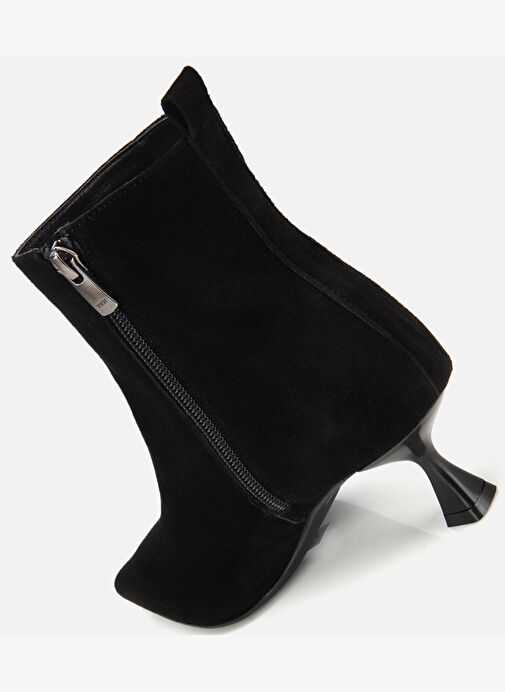 Kadın Süet Deri Siyah Topuk Detaylı Bilekte Kısa Topuklu Bot 01BOH318450A100 - Görsel 7