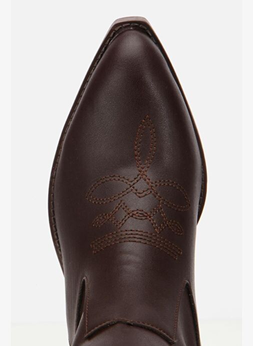 Kadın Kahverengi İşlemeli Kalın Topuklu Çizme - Görsel 7