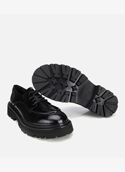 Erkek Rugan Deri Siyah Dikiş Detaylı Kalın Tabanlı Günlük Ayakkabı 02AYH312370A100 - Görsel 7